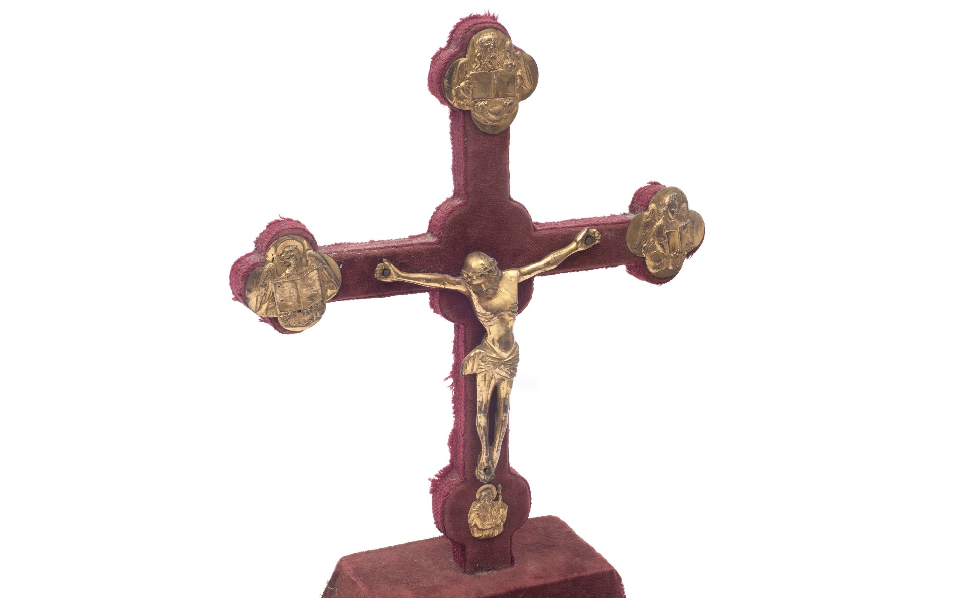 A LATE 15TH CENTURY GOTHIC STYLE GILT BRONZE CRUCIFIX - Image 6 of 7
