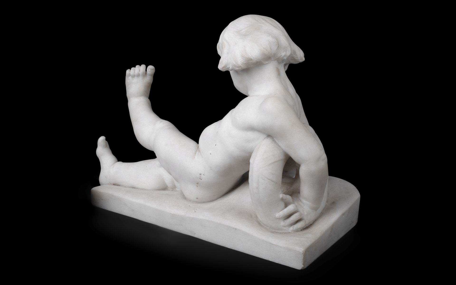 A 19TH CENTURY ITALIAN MARBLE FIGURE OF A BOY BESIDE A CRAB - Bild 4 aus 4