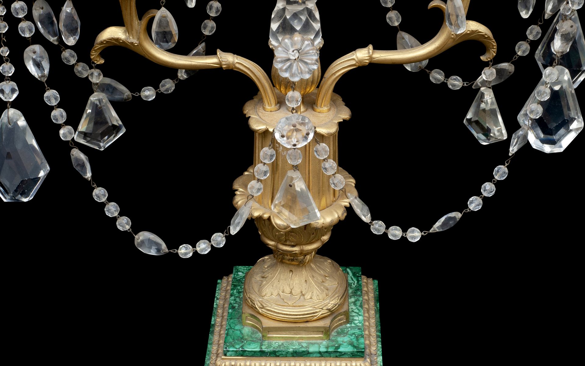 A FINE PAIR OF 19TH CENTURY GILT BRONZE AND CUT GLASS CANDELABRA, POSSIBLY RUSSIAN - Bild 3 aus 6