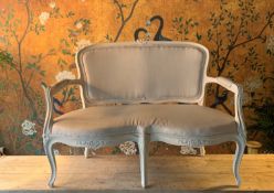 A SMALL FRENCH LOUIS XV STYLE PAINTED WOOD CANAPE SOFA