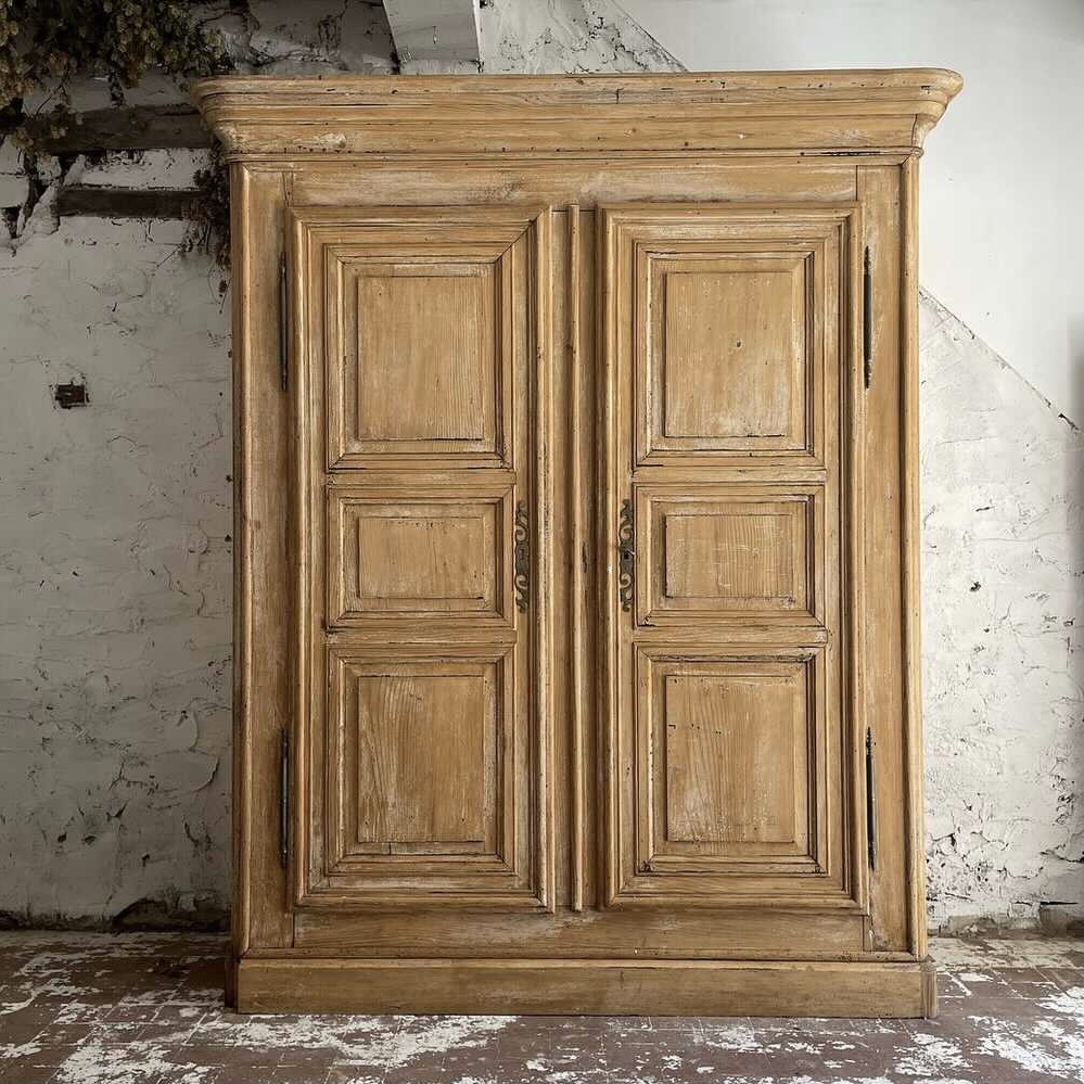 A 19TH CENTURY FRENCH PROVINCIAL ARMOIRE