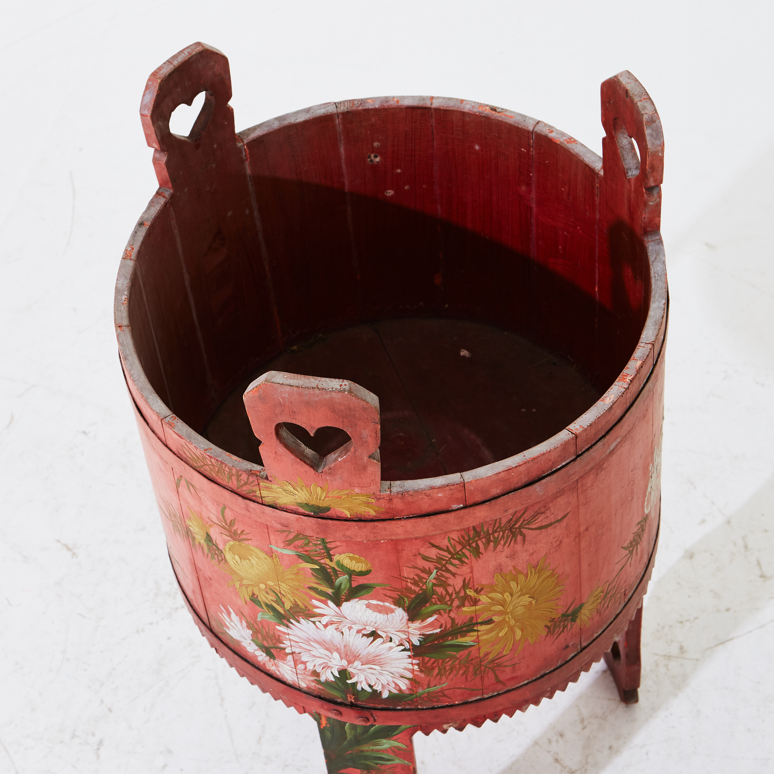 A 19TH CENTURY SWEDISH PAINTED WOOD JARDINIERE - Bild 3 aus 3