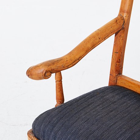 AN 18TH / 19TH CENTURY SWEDISH PROVINCIAL ARM CHAIR - Bild 2 aus 4