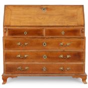 A 19TH CENTURY OAK BUREAU / SECRETAIRE