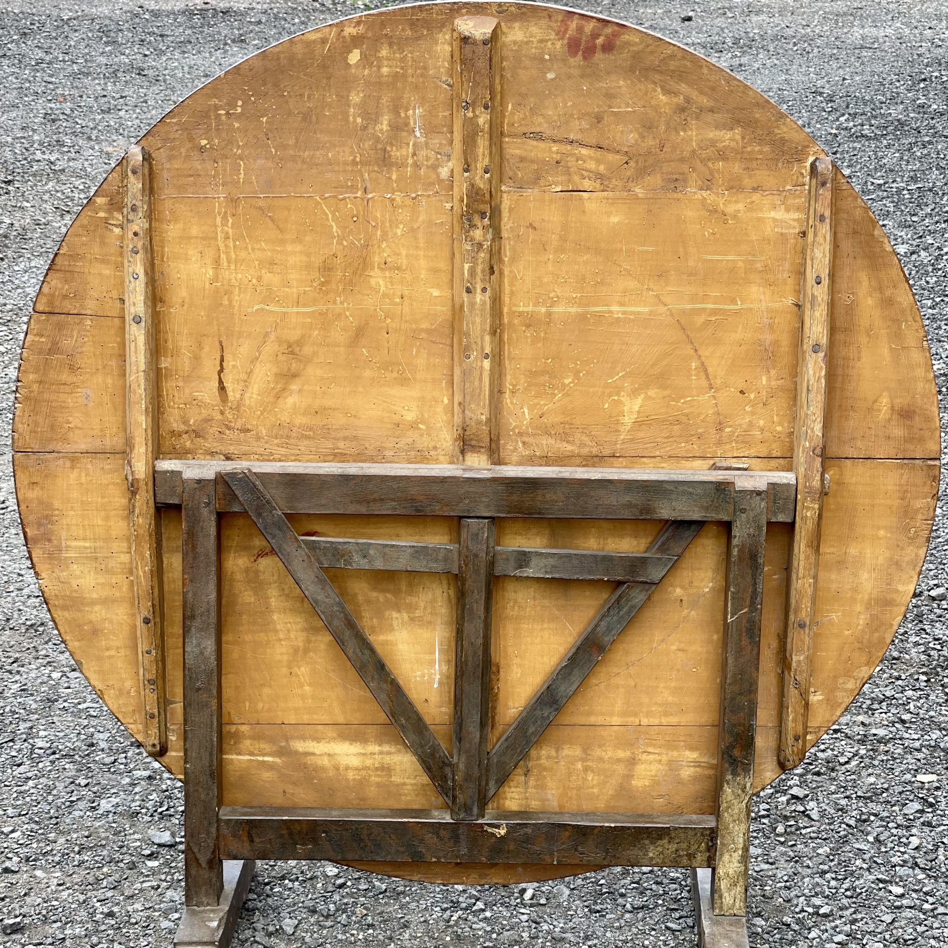 A 19TH CENTURY FRENCH PAINTED WOOD WINE TABLE - Bild 5 aus 5