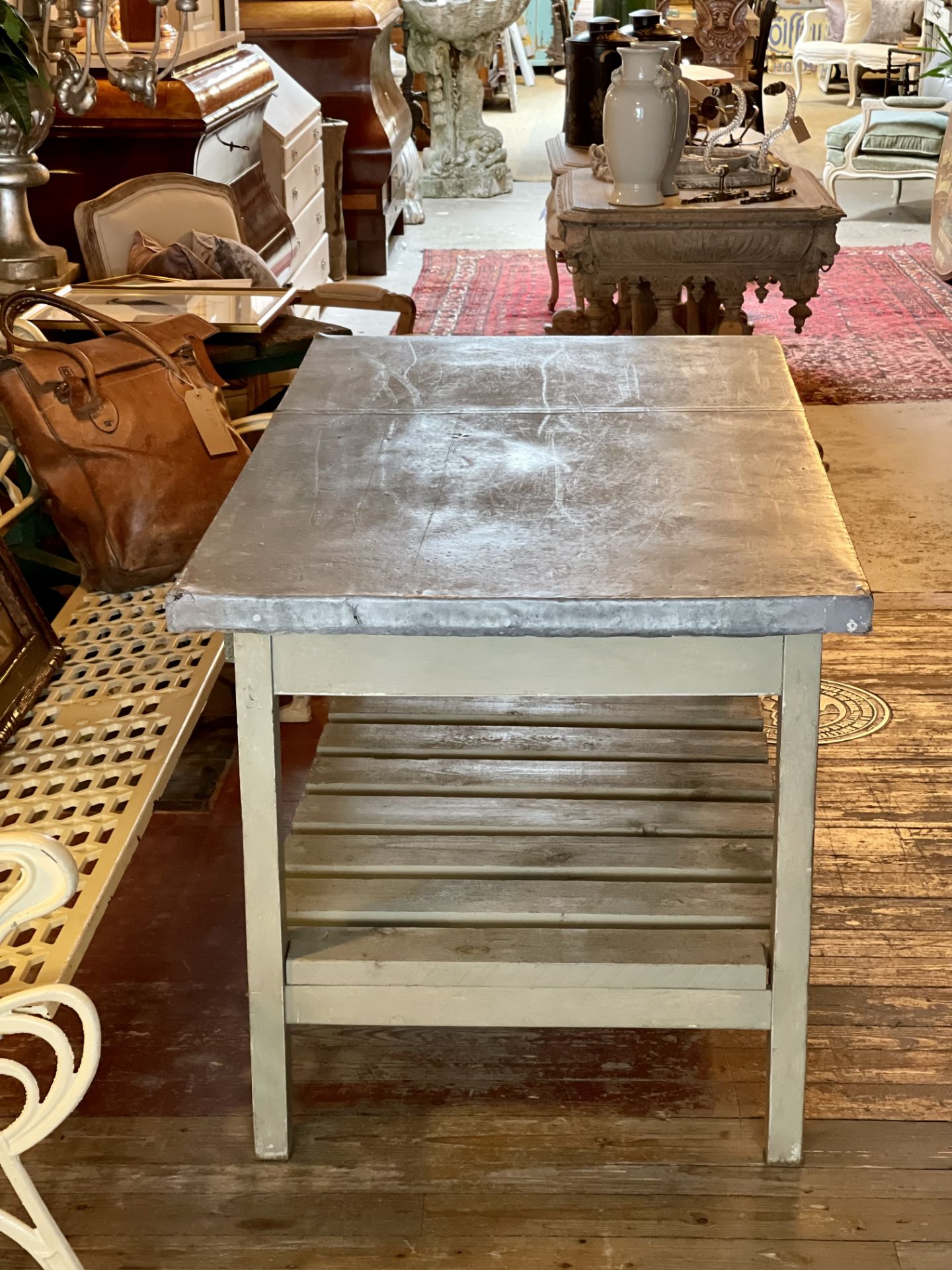 AN ENGLISH PAINTED WOOD AND ZINC-TOPPED CONSERVATORY TABLE - Bild 2 aus 2