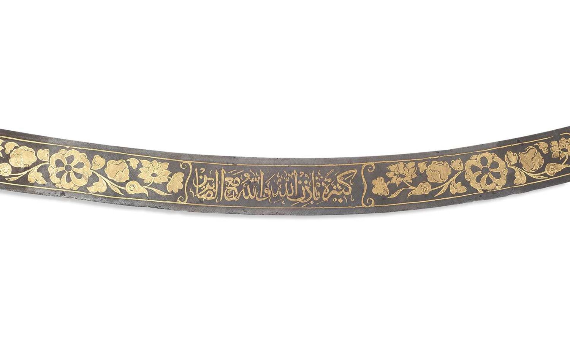 A LATE 18TH / EARLY 19TH CENTURY OTTOMAN (TURKEY) GOLD DAMASCENED SWORD (SHAMSHIR) - Bild 3 aus 5