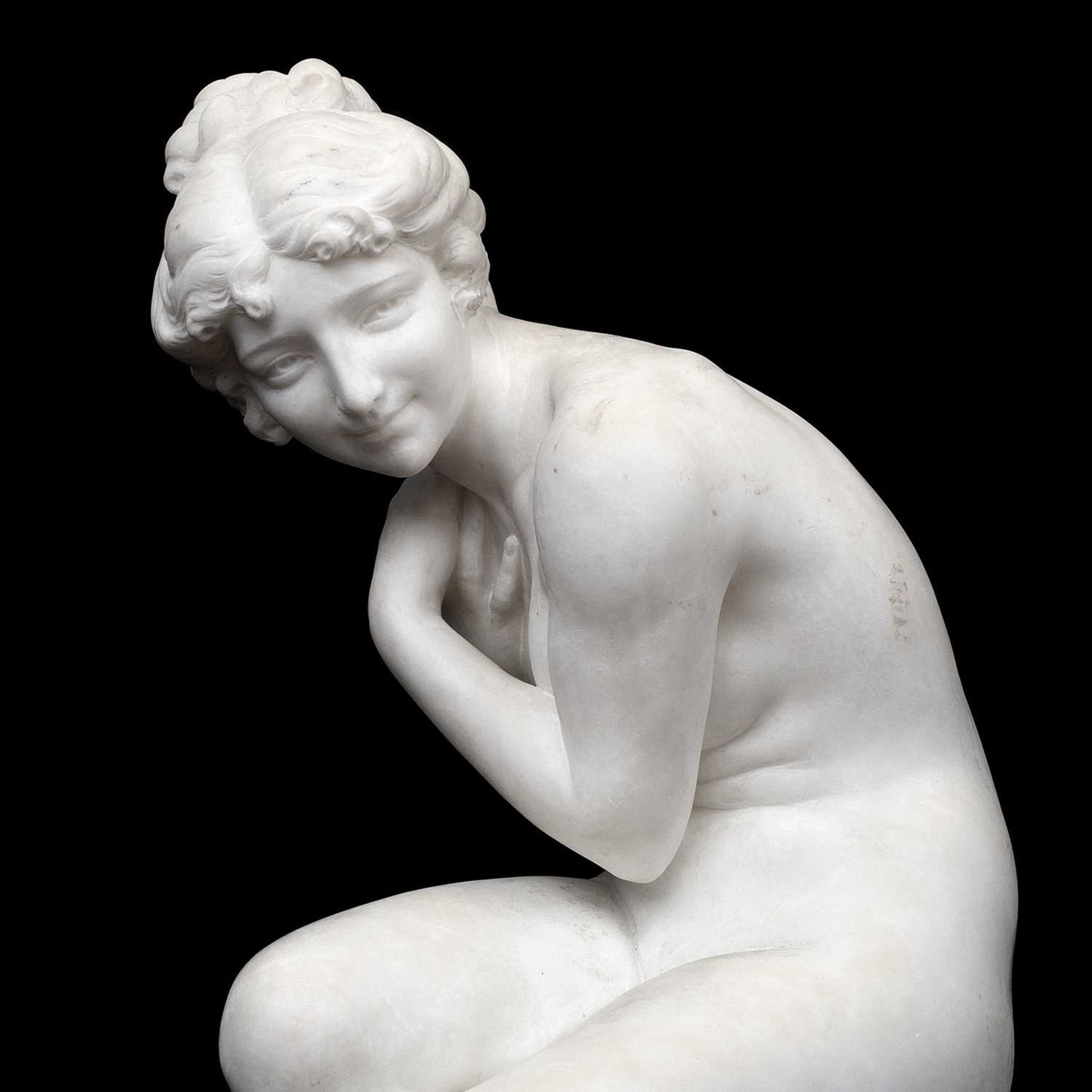 A LATE 19TH CENTURY ITALIAN ALABASTER FIGURE OF A NUDE GIRL ON A STOOL - Image 2 of 4