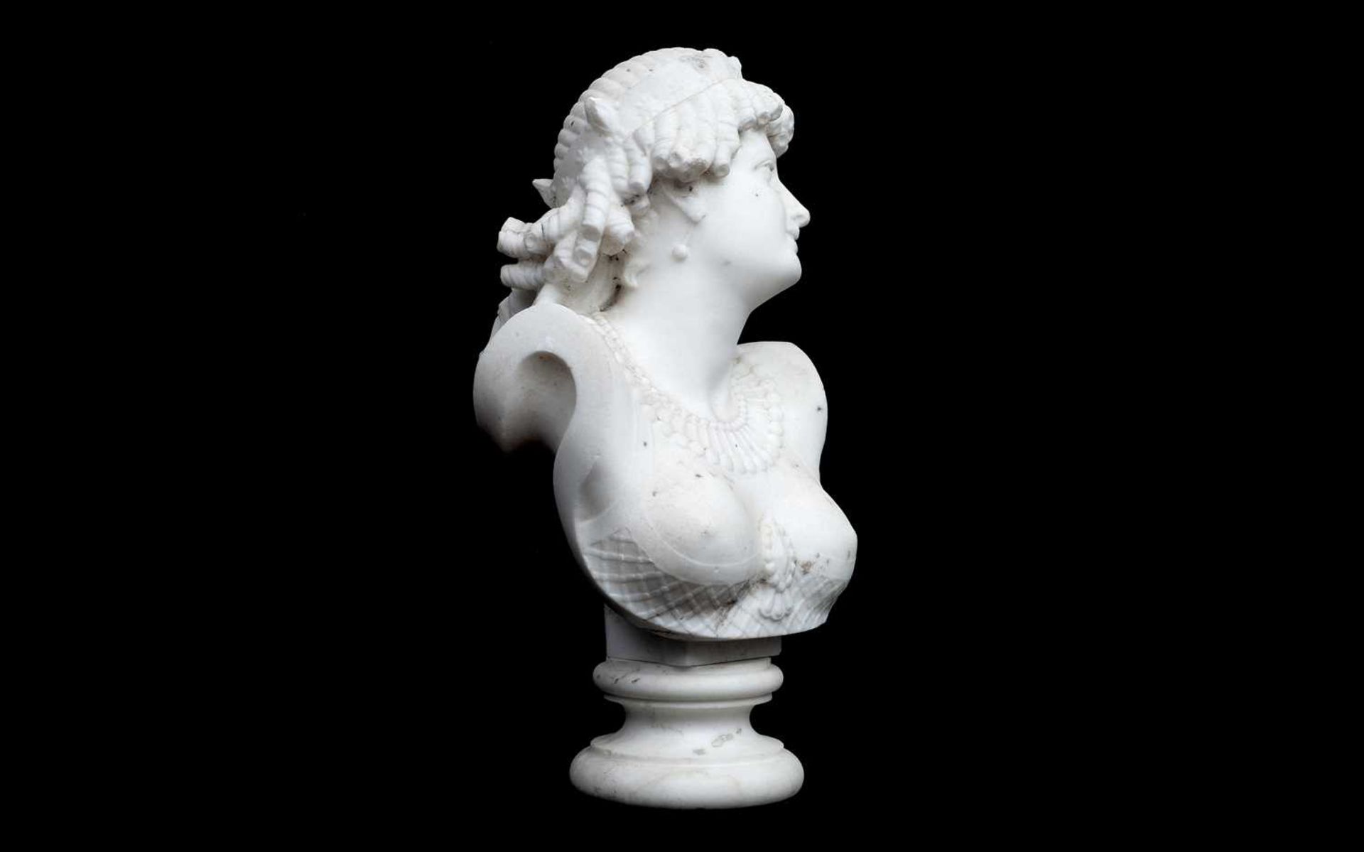 JEAN-BAPTISTE CLESINGER (FRENCH, 1814-1883): A SMALL MARBLE BUST OF CLEOPATRA - Image 5 of 5