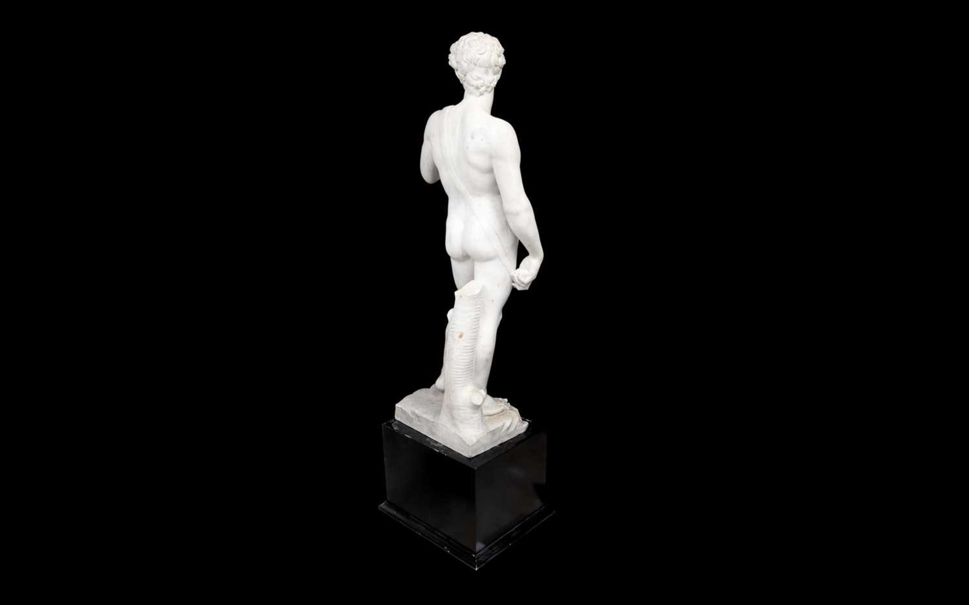 A LARGE 19TH CENTURY ITALIAN MARBLE FIGURE OF DAVID AFTER MICHELANGELO - Image 7 of 7