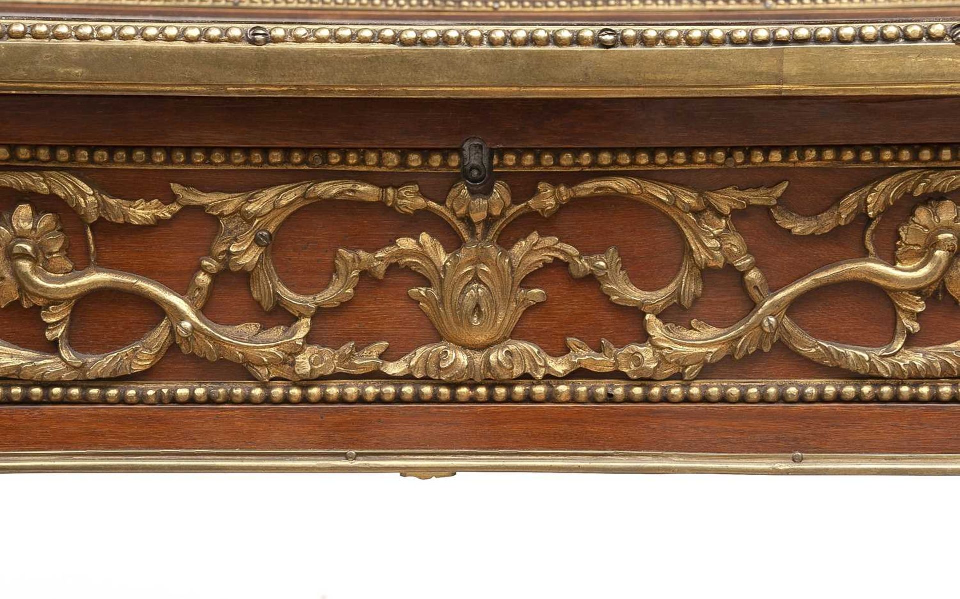 A FINE LATE 19TH CENTURY FRENCH KINGWOOD AND ORMOLU MOUNTED BIJOUTERIE TABLE - Image 2 of 2