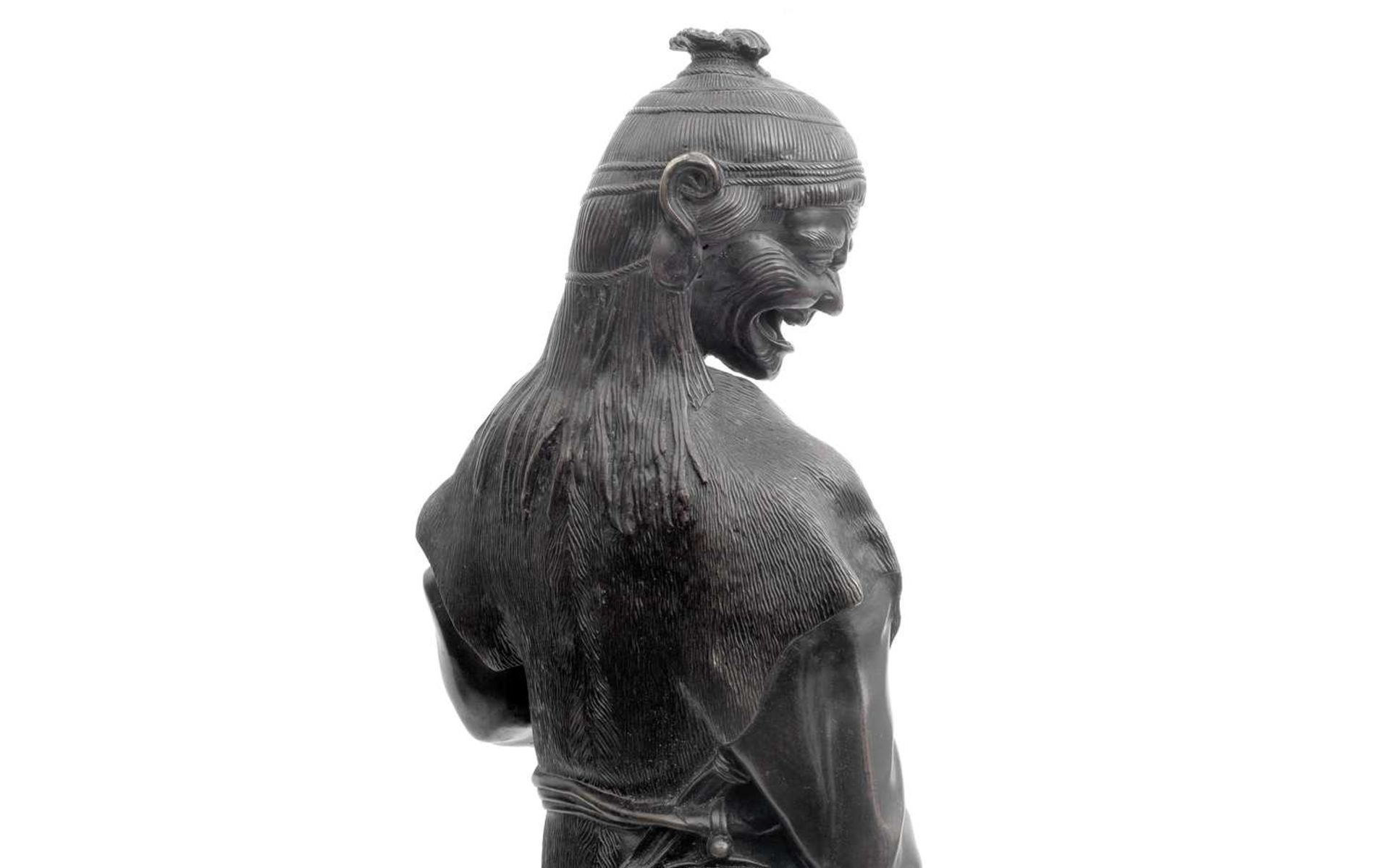 A LARGE 19TH CENTURY JAPANESE MEIJI PERIOD BRONZE FIGURE - Image 6 of 6