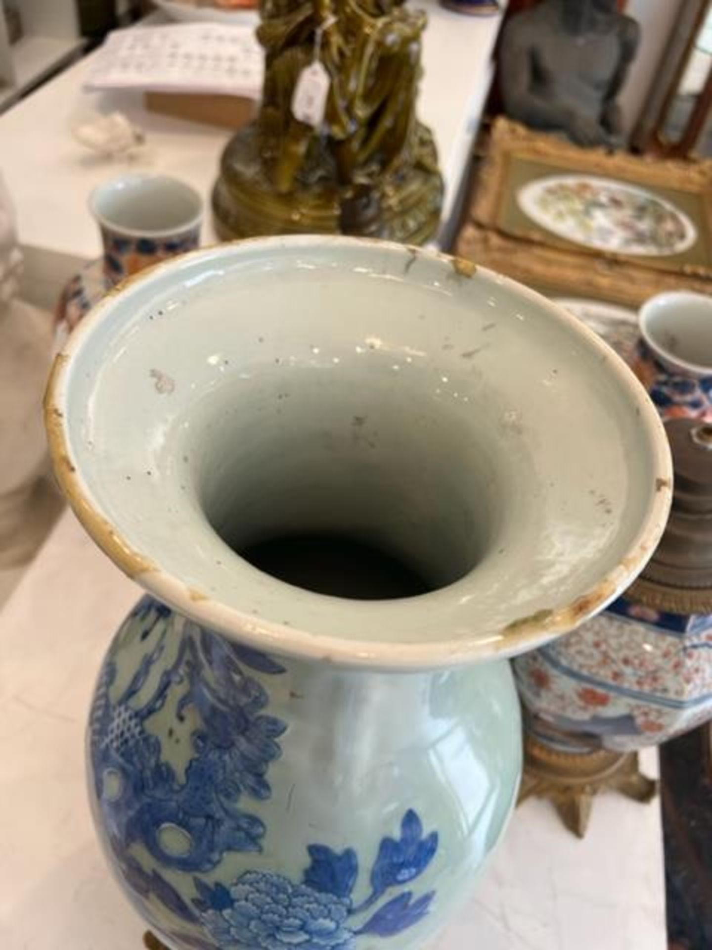 A 19TH CENTURY CHINESE QING PERIOD CELADON AND BLUE PORCELAIN AND ORMOLU VASE - Image 9 of 15