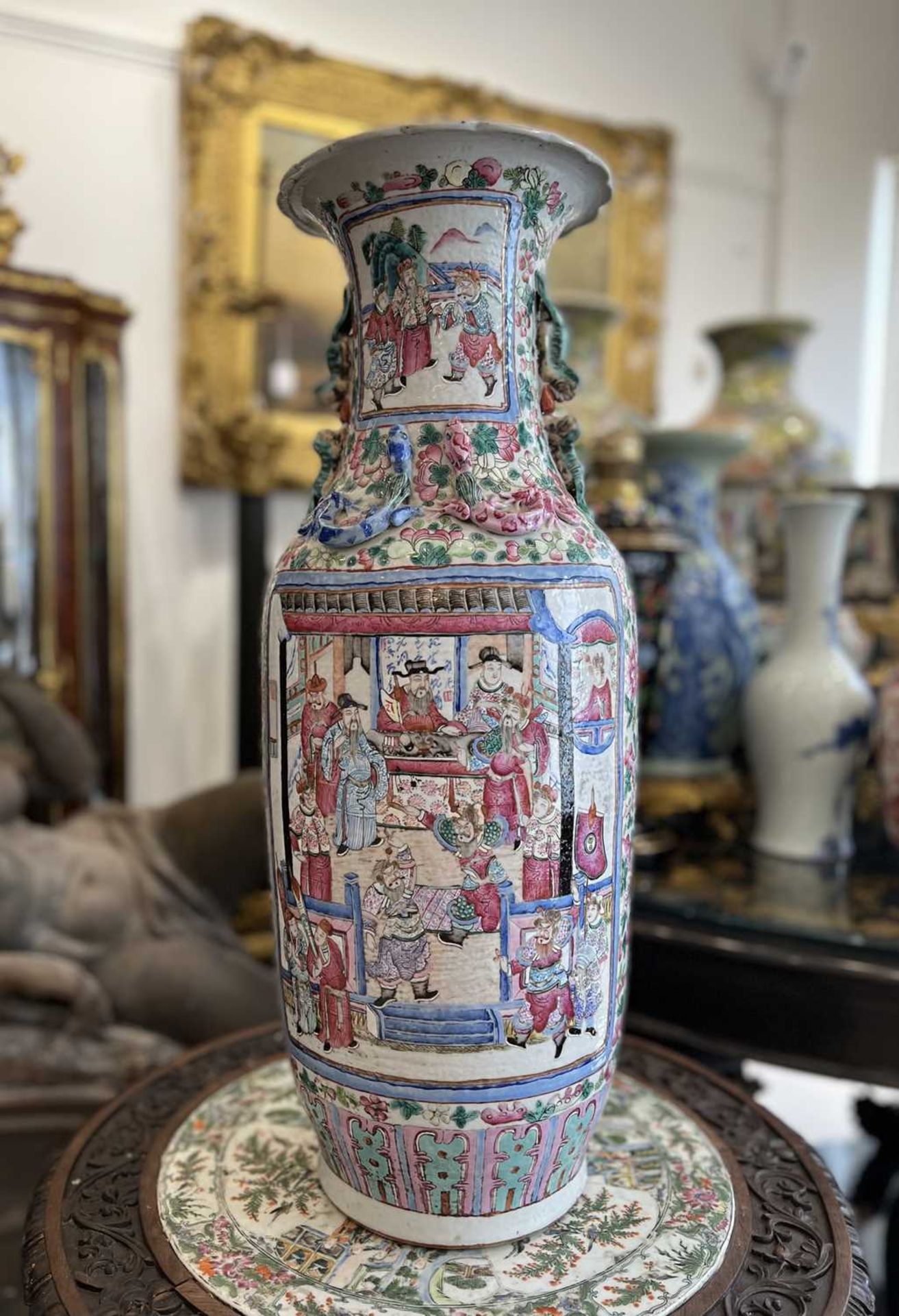 A LARGE LATE 19TH CENTURY CHINESE FAMILLE ROSE PORCELAIN VASE - Image 2 of 18