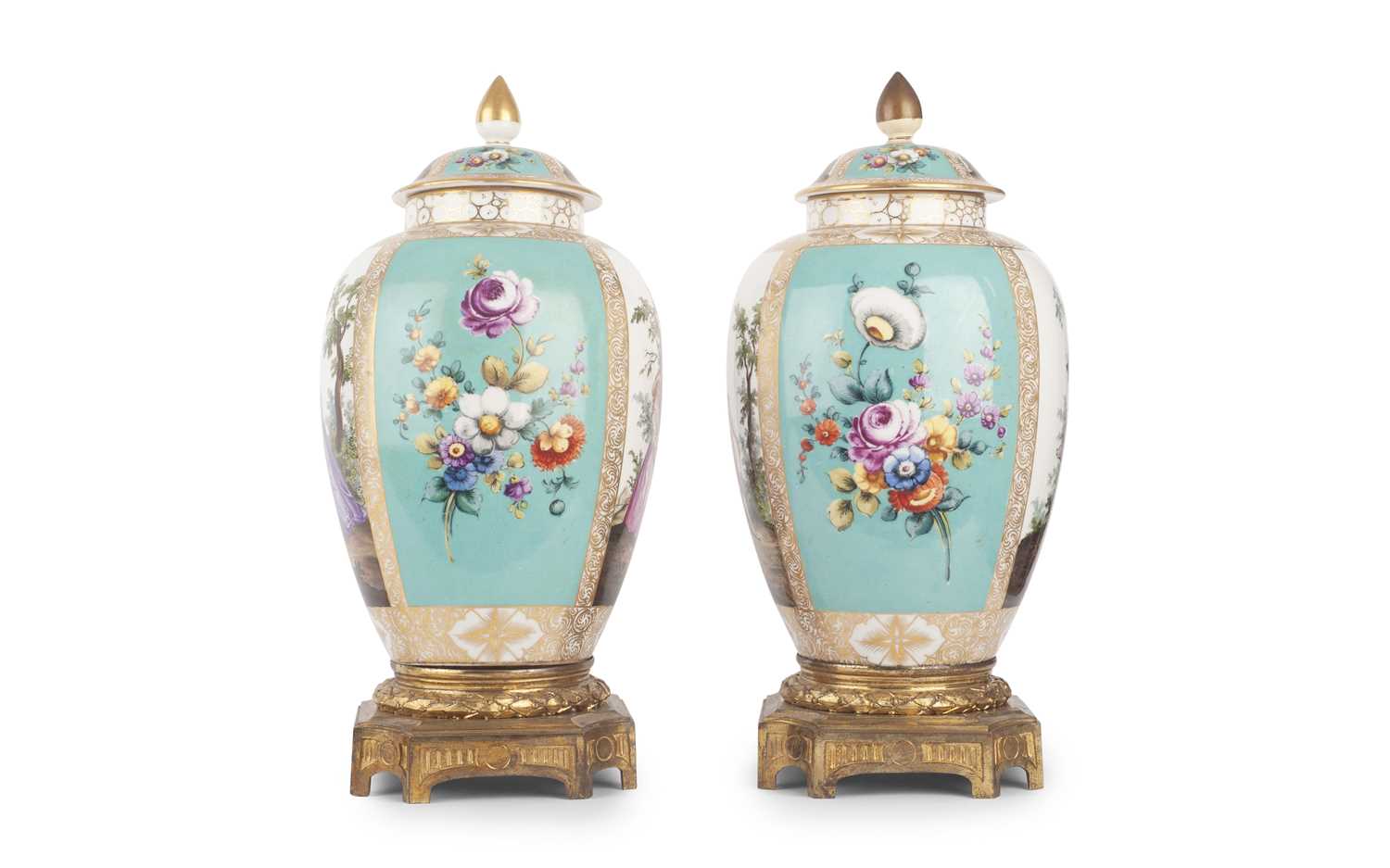 A PAIR OF 19TH CENTURY DRESDEN PORCELAIN VASES AND COVERS IN THE MANNER OF HELENA WOLFSOHN - Bild 2 aus 4