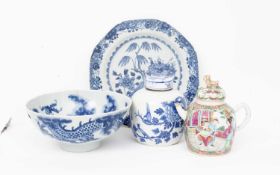 A COLLECTION OF FOUR PIECES OF 19TH CENTURY CHINESE CERAMICS