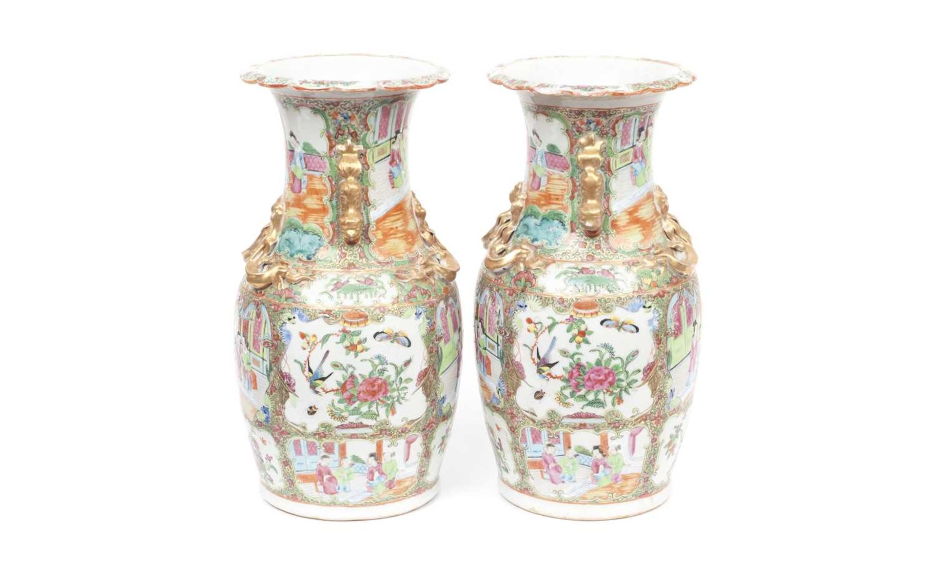 A PAIR OF LATE 19TH CENTURY CHINESE CANTON PORCELAIN VASES - Image 3 of 3