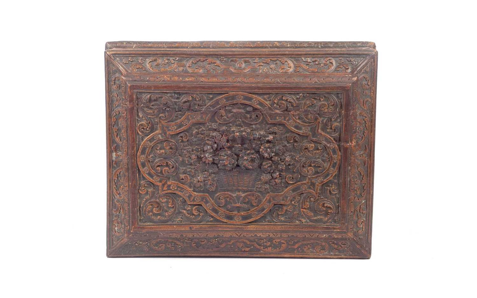 A 17TH / 18TH CENTURY CARVED FRUITWOOD BOX IN THE MANNER OF CESAR BAGARD OF NANCY, CIRCA 1700 - Image 3 of 3