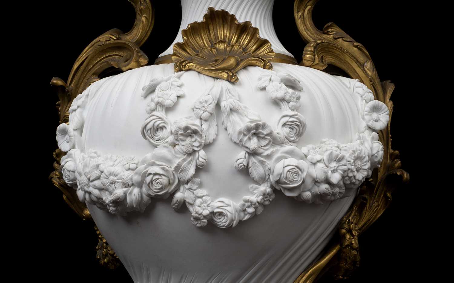A VERY LARGE PAIR OF 19TH CENTURY LOUIS XV STYLE PORCELAIN AND ORMOLU VASES AND COVERS - Image 5 of 5