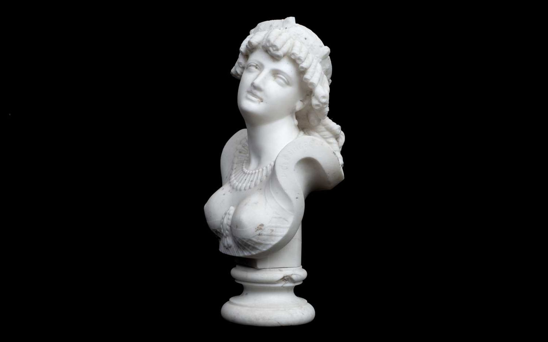 JEAN-BAPTISTE CLESINGER (FRENCH, 1814-1883): A SMALL MARBLE BUST OF CLEOPATRA - Image 2 of 5