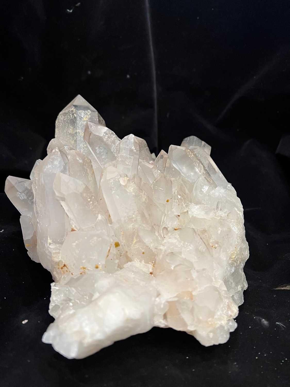 A QUARTZ GEODE SPECIMEN - Image 2 of 6