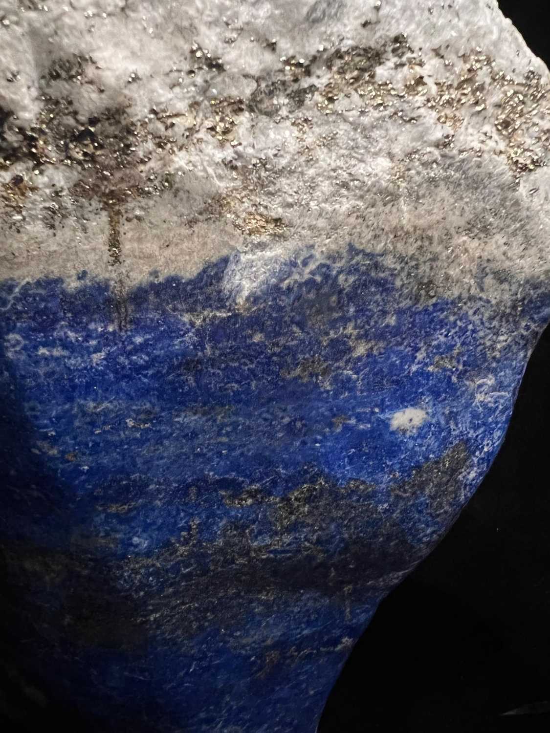 A FREE FORM LAPIS LAZULI SPECIMEN WITH PYRITE - Image 3 of 5