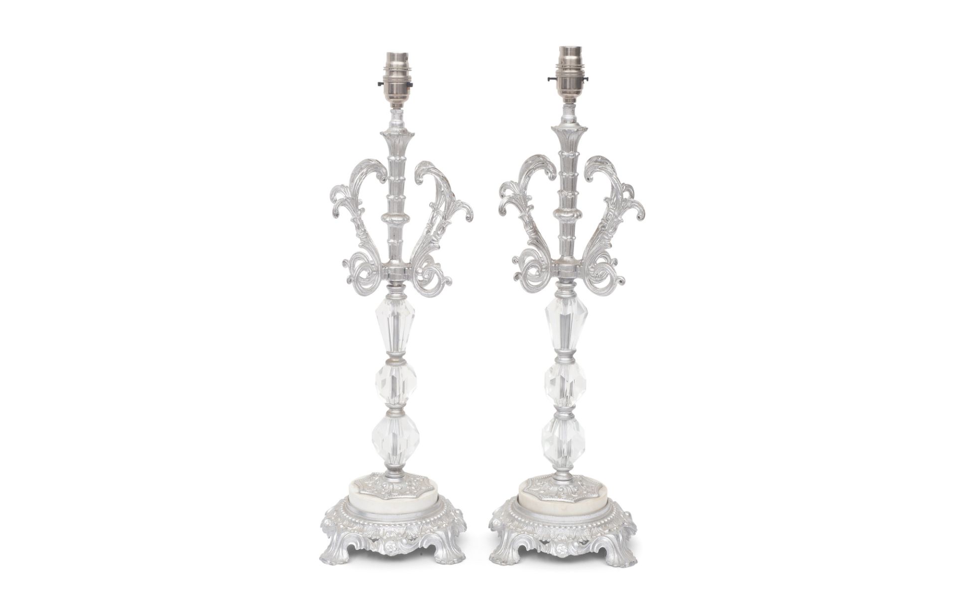 A PAIR OF 1930'S ITALIAN CUT GLASS AND SILVERED TABLE LAMPS