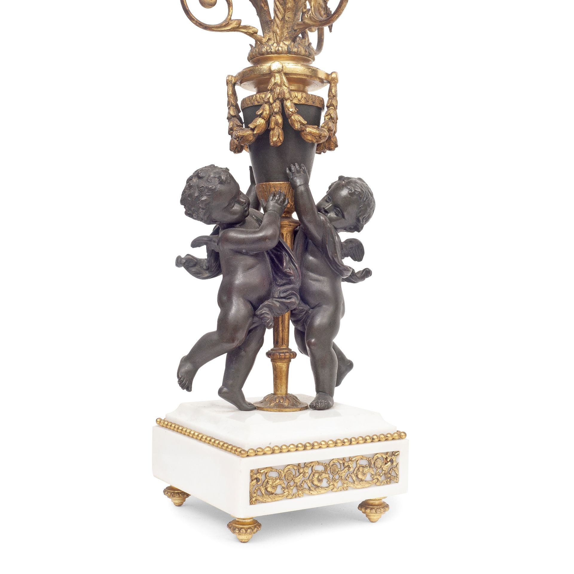 AN EARLY 20TH CENTURY FRENCH FIGURAL CLOCK GARNITURE - Image 3 of 5