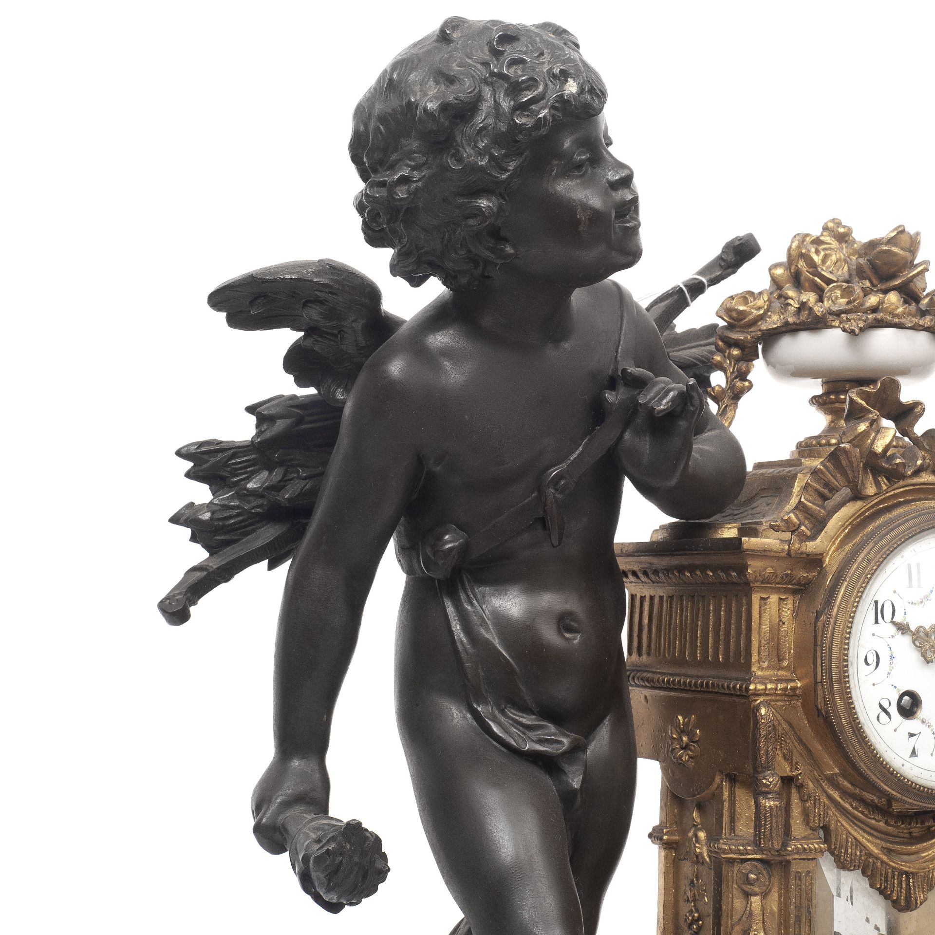 AN EARLY 20TH CENTURY FRENCH FIGURAL CLOCK GARNITURE - Image 4 of 5