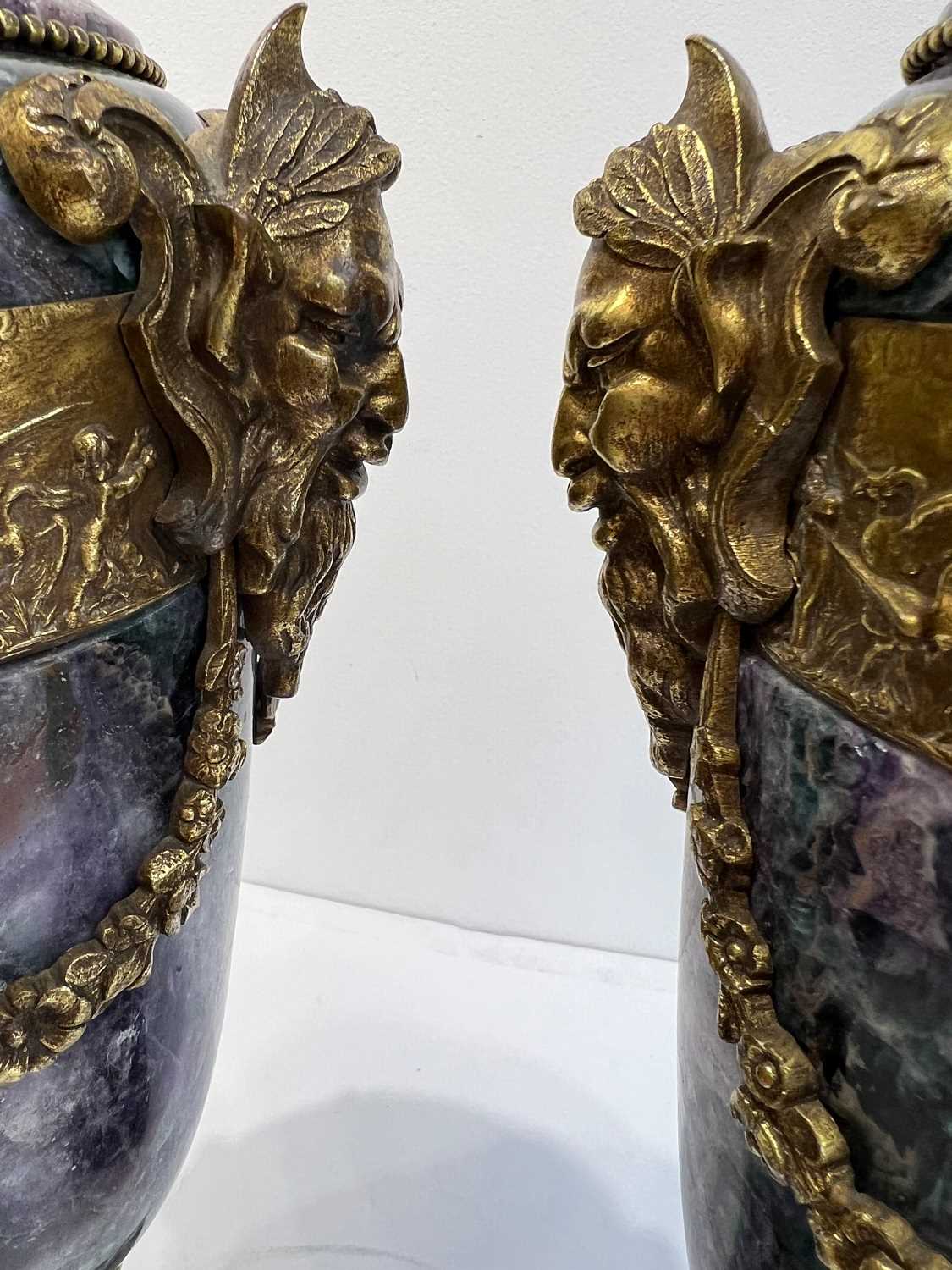 A PAIR OF LOUIS XVI STYLE AMETHYST QUARTZ AND ORMOLU MOUNTED URNS - Image 6 of 13