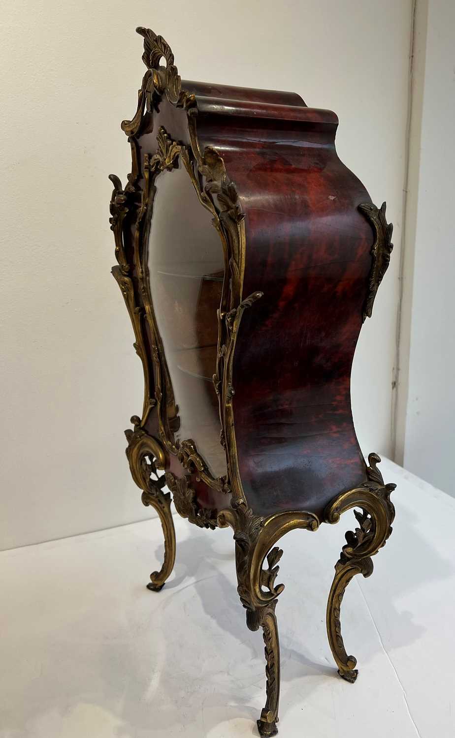 A 19TH CENTURY FRENCH TORTOISESHELL MOUNTED TABLE CABINET - Image 3 of 6