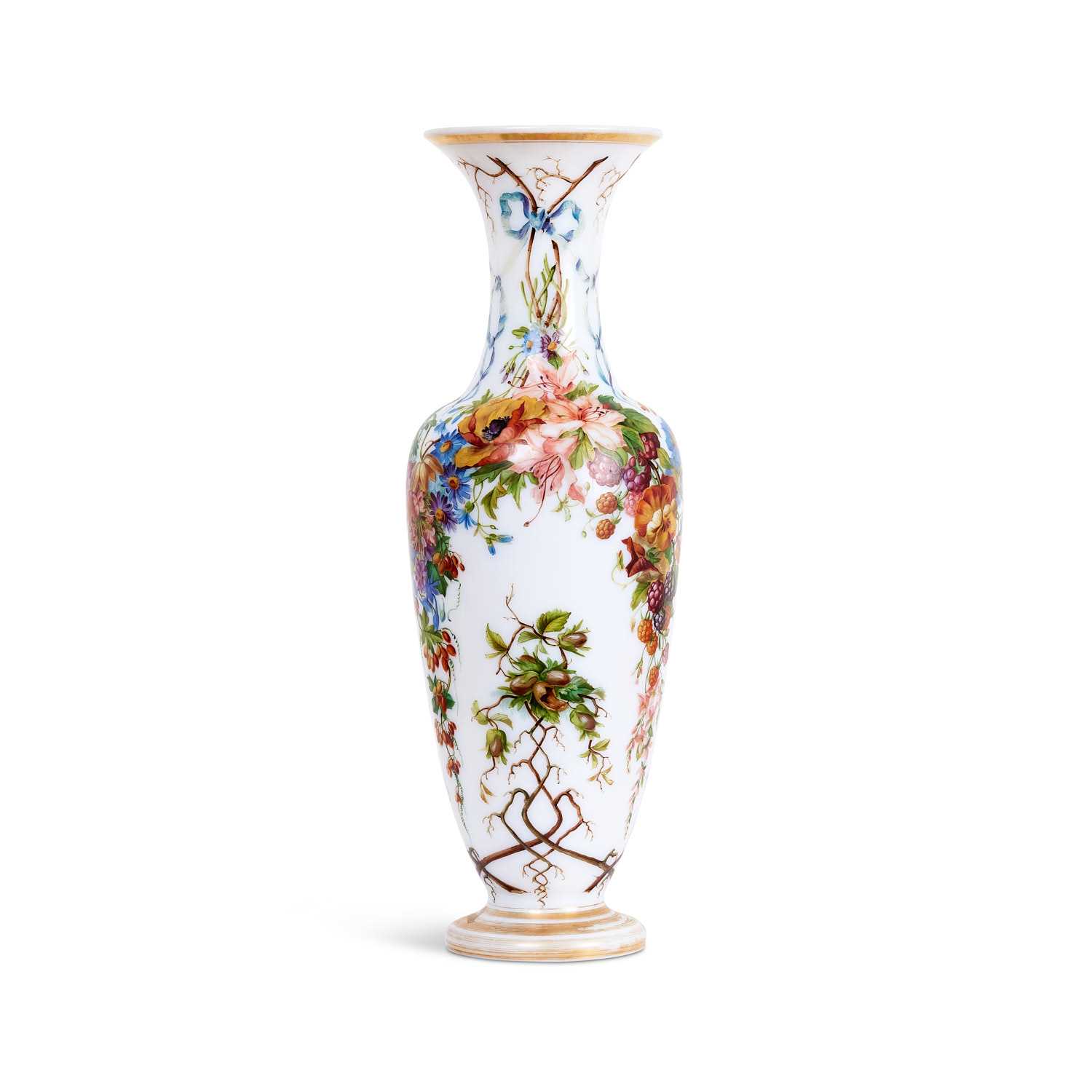 ATTRIBUTED TO BACCARAT: A MID 19TH CENTURY OPALINE GLASS VASE DECORATED WITH FLOWERS - Image 2 of 3