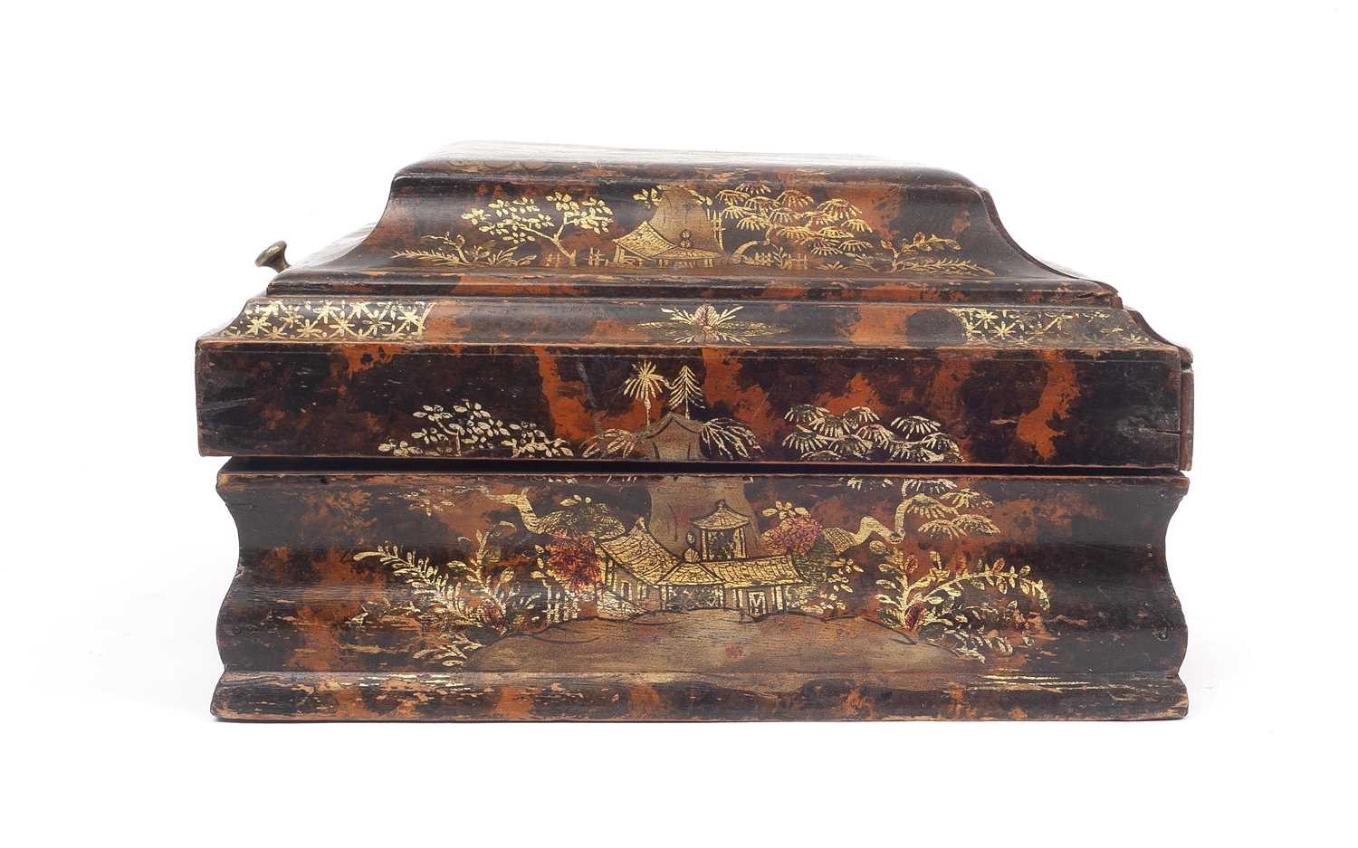 A FINE 18TH CENTURY CHINOISERIE DECORATED AND FAUX TORTOISESHELL PAINTED BOX - Image 3 of 4