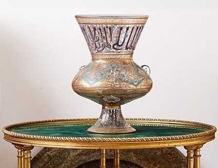 A. BUCAN: A FINE AND RARE 19TH CENTURY FRENCH PERSIAN STYLE ENAMELLED AND GILT GLASS VASE - Image 2 of 7