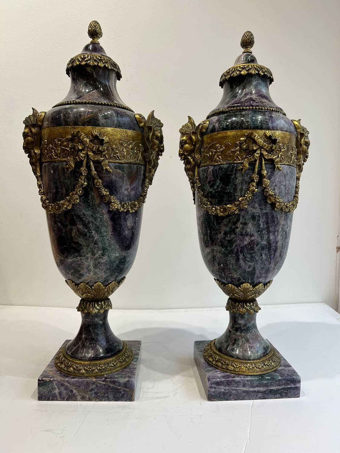 A PAIR OF LOUIS XVI STYLE AMETHYST QUARTZ AND ORMOLU MOUNTED URNS - Image 2 of 13