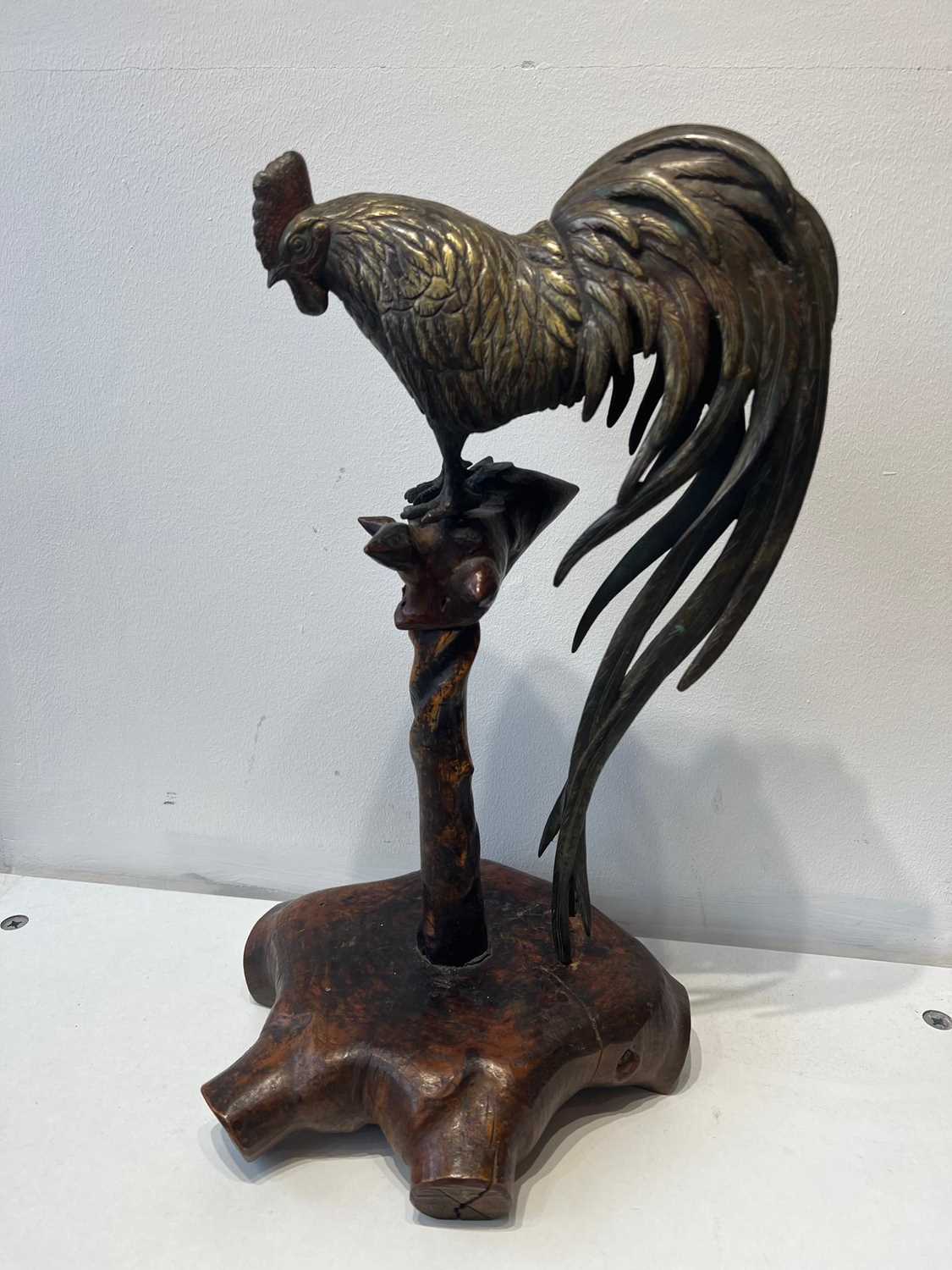 A MEIJI PERIOD JAPANESE BRONZE COCKEREL ON STAND - Image 8 of 14