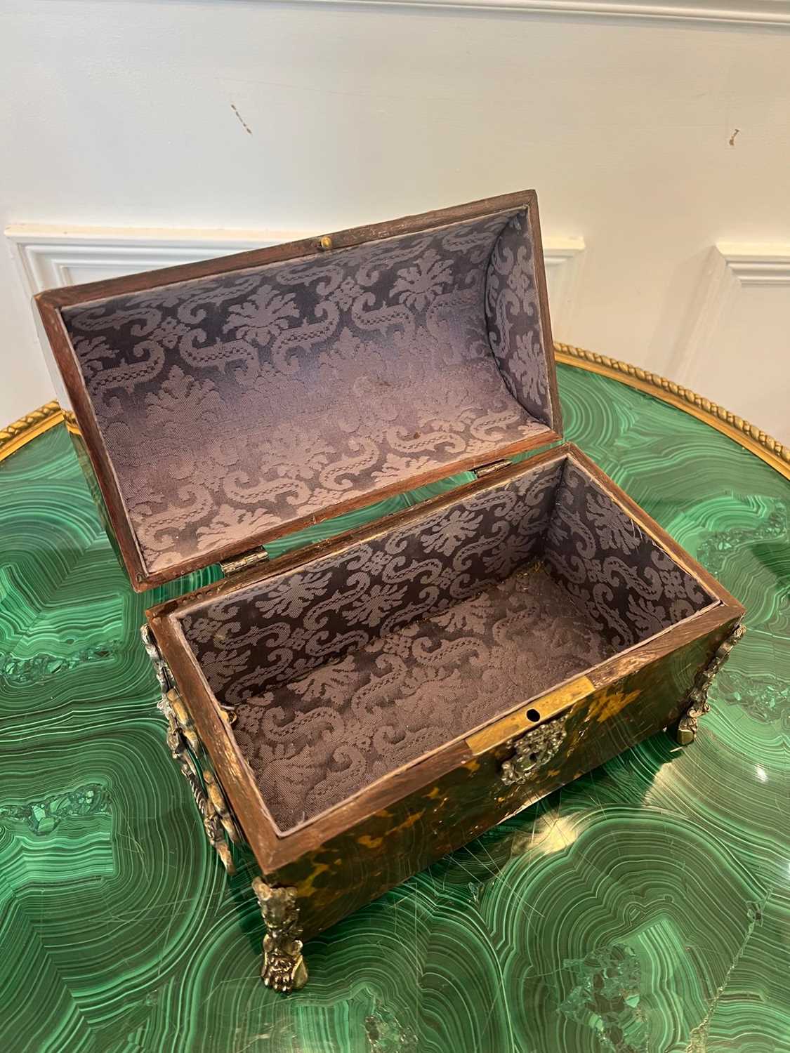 AN 18TH CENTURY DUTCH COLONIAL TORTOISESHELL AND SILVERED METAL MOUNTED CASKET - Image 13 of 14