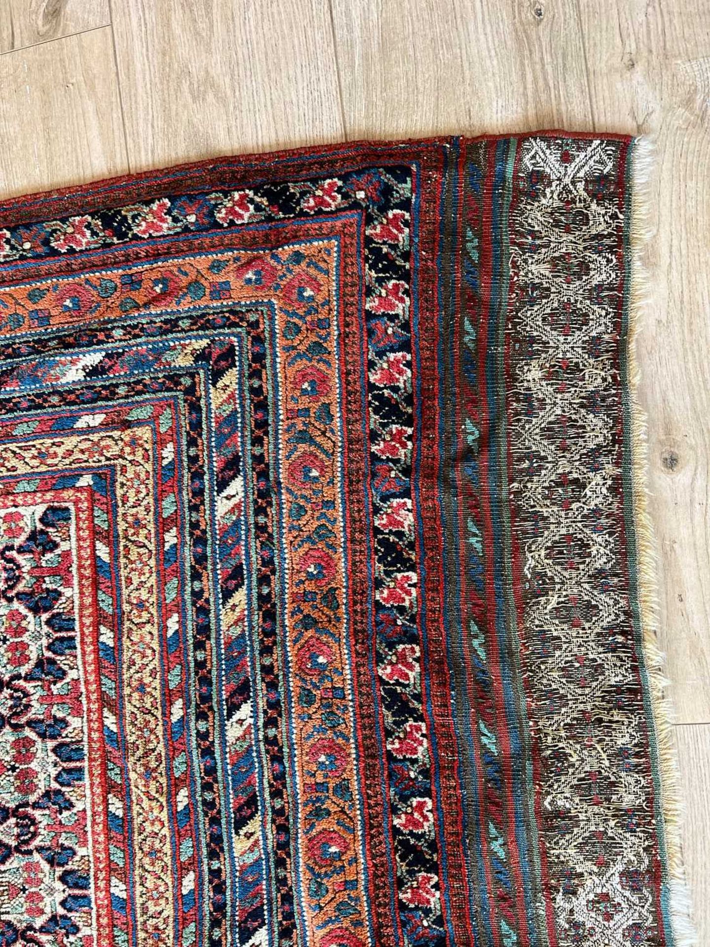 AN EARLY 20TH CENTURY WEST ANATOLIAN (TURKISH) CARPET - Bild 6 aus 10