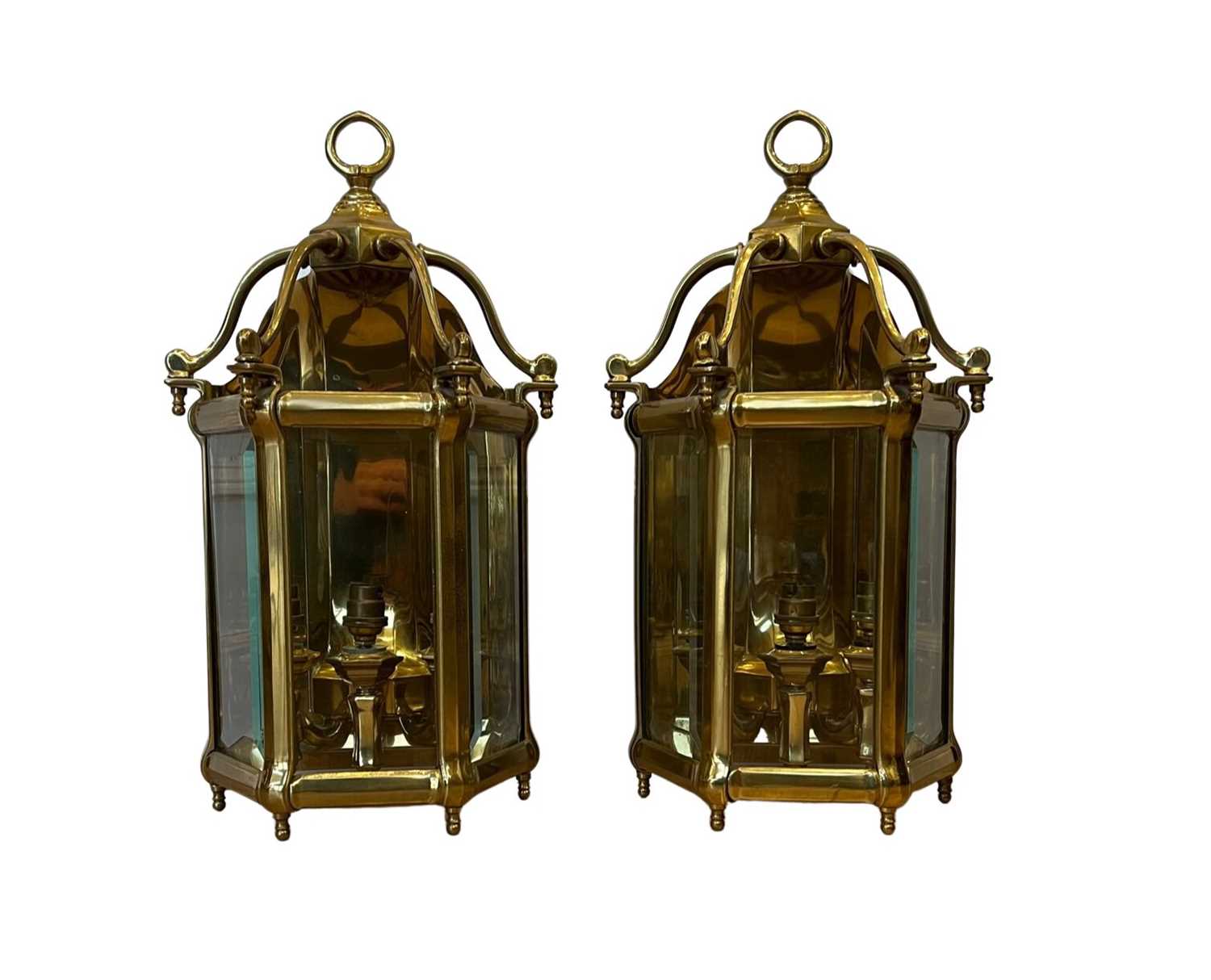A PAIR OF REGENCY STYLE BRASS HALL LANTERNS - Image 5 of 8