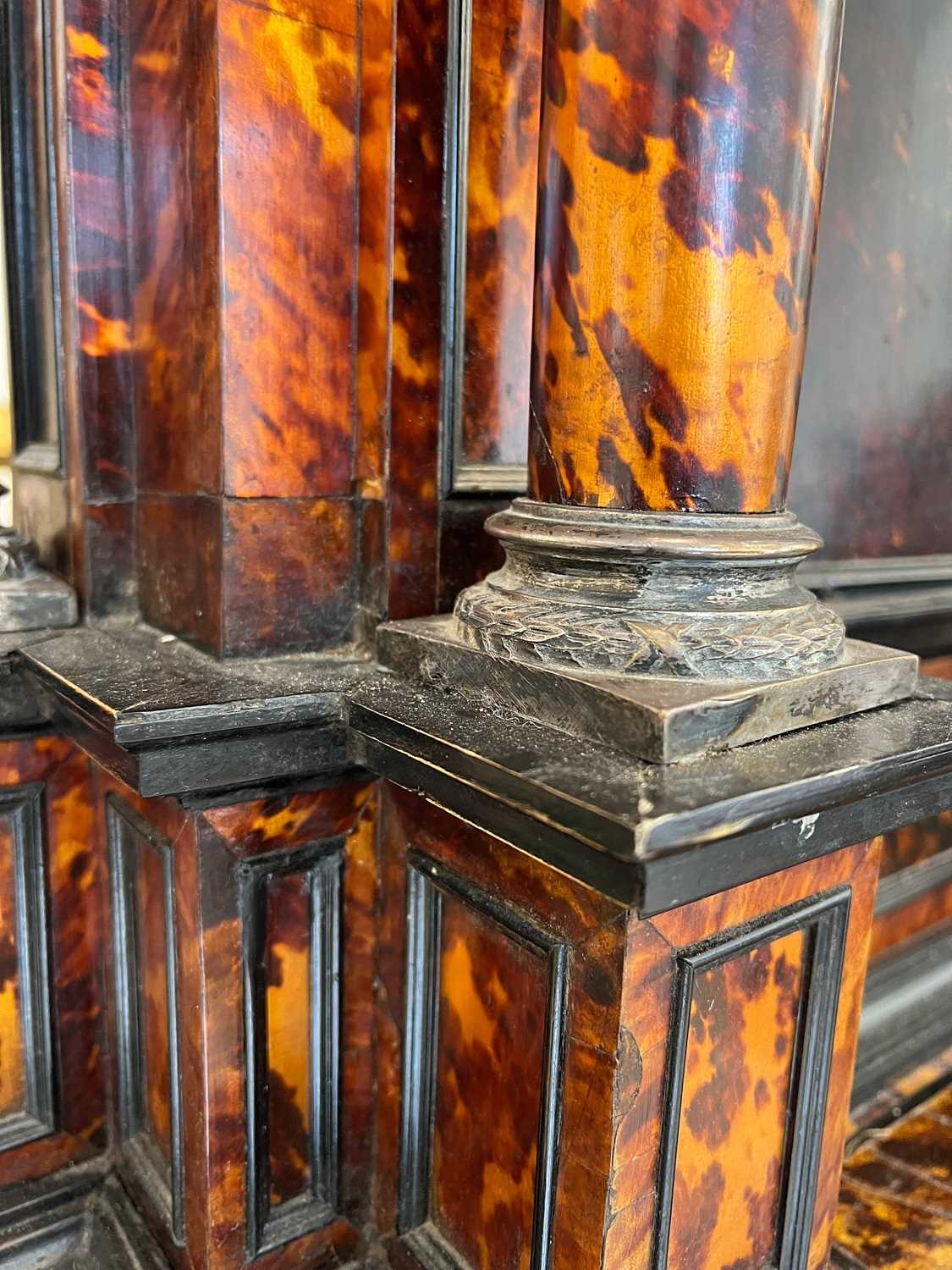 A LATE 17TH / EARLY 18TH CENTURY ITALIAN BAROQUE TORTOISESHELL CABINET ON LATER STAND - Image 10 of 10