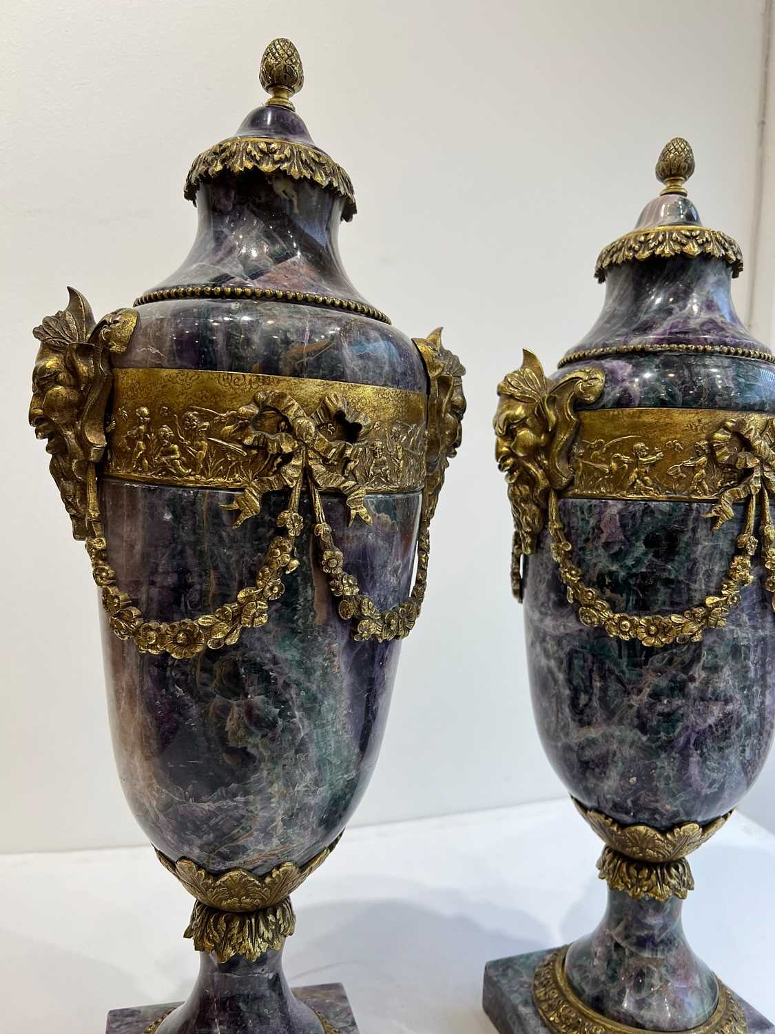 A PAIR OF LOUIS XVI STYLE AMETHYST QUARTZ AND ORMOLU MOUNTED URNS - Image 3 of 13