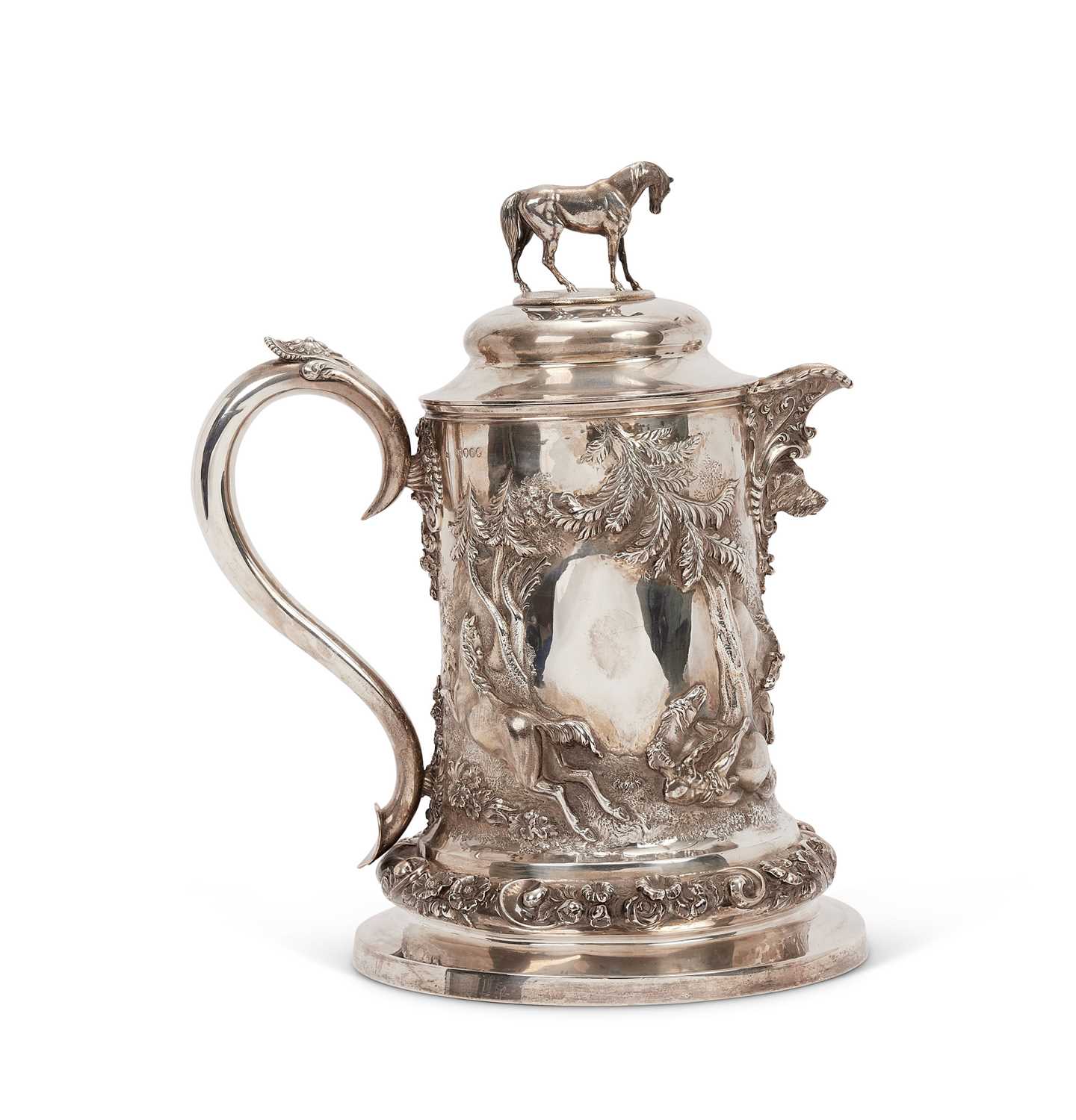 A FINE AND LARGE 19TH CENTURY SILVER PITCHER OF EQUESTRIAN THEME, LONDON, 1865 - Bild 2 aus 5