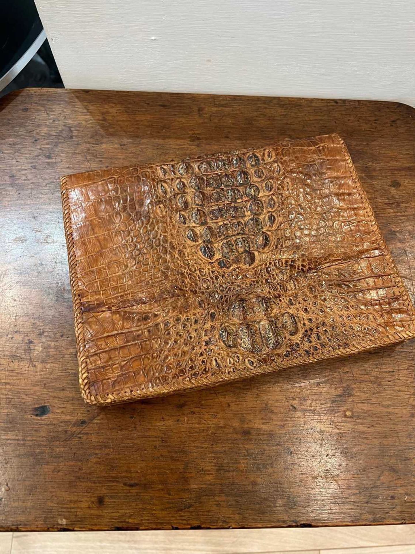 A 1940'S CROCODILE SKIN DOCUMENT HOLDER TOGETHER WITH TWO OTHER ITEMS - Image 5 of 5