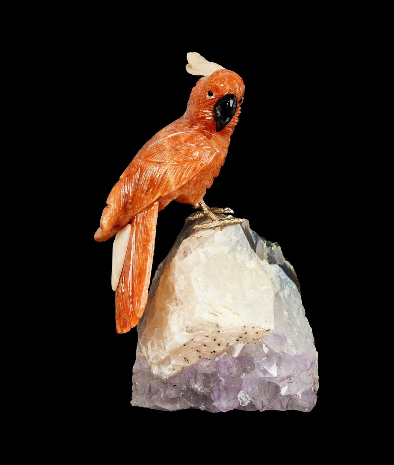 A CARVED HARDSTONE MODEL OF A COCKATOO