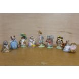 A COLLECTION OF SMALL BESWICK BEATRIX POTTER FIGURES TO INCLUDE AUNT PETTITOES (8)