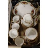 A SMALL TRAY OF ROYAL ALBERT OLD COUNTRY ROSES CHINA TO INCLUDE TRIOS