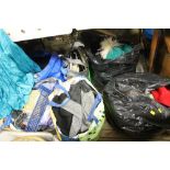 A LARGE QUANTITY OF LADIES CLOTHING AND ACCESSORIES TO INCLUDE GLOVES, COATS, HATS ETC. (8)