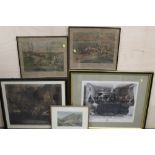A COLLECTION OF PRINTS AND ENGRAVINGS ETC. TO INCLUDE A FRAMED WALL MIRROR FLANKED BY BLACK AND