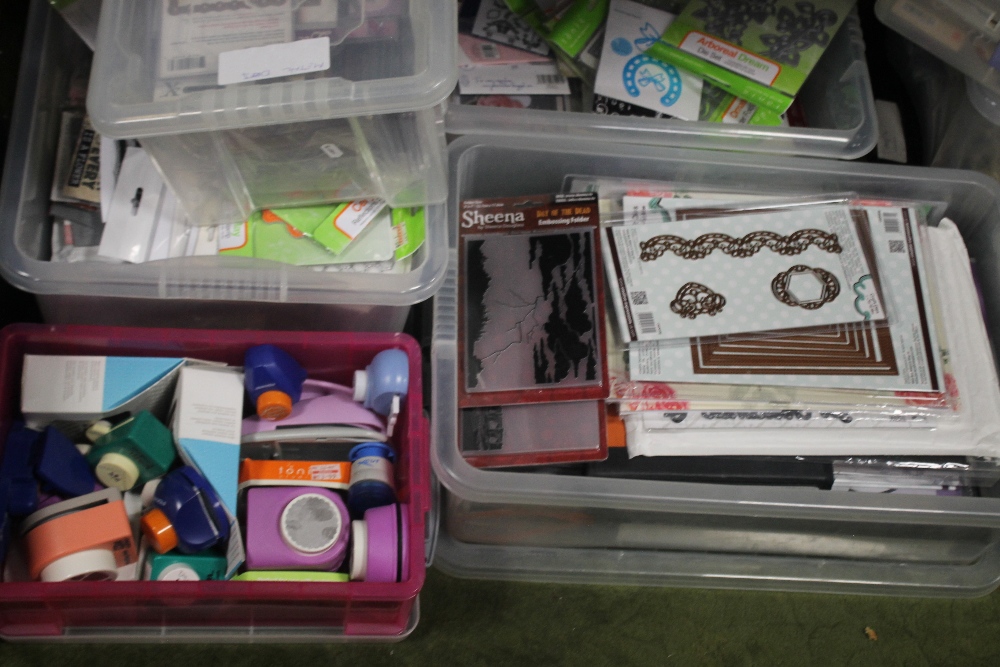 A QUANTITY OF CRAFT MAKING ACCESSORIES - Image 2 of 3