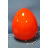A LARGE EGG SHAPED GLASS LAMP, APPROX. HEIGHT 48 CM